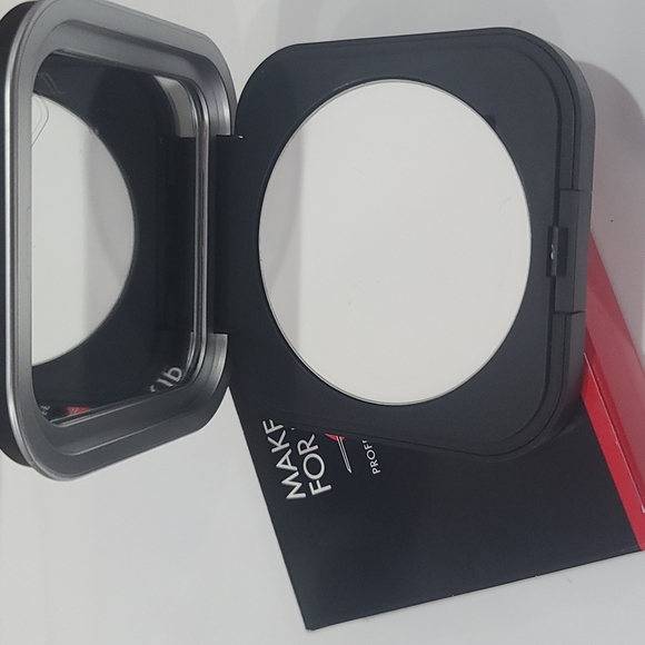 NIB ✅ Make Up For Ever #01 TRANSLUCENT Ultra HD Microfinishing Pressed Powder - Picture 13 of 13